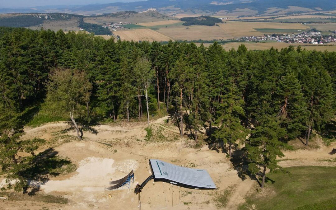 OTVORENIE PROJEKTU: Adrenalín na Spiši bez rizika: V Trailparku Žehra otvorili prvú Airbag zónu v kraji